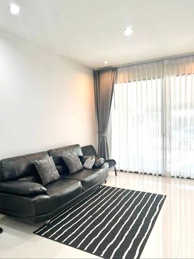 3-bed townhouse for rent, 150 sqm, 18 sq wah, Baan Klang Muang Rama 9 - Krungthep Kreetha