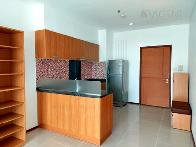 Condos for sale : For sell condo VILLA SATHORN Building 1, Floor 9,1 bed room, Room size 55.00 sqm