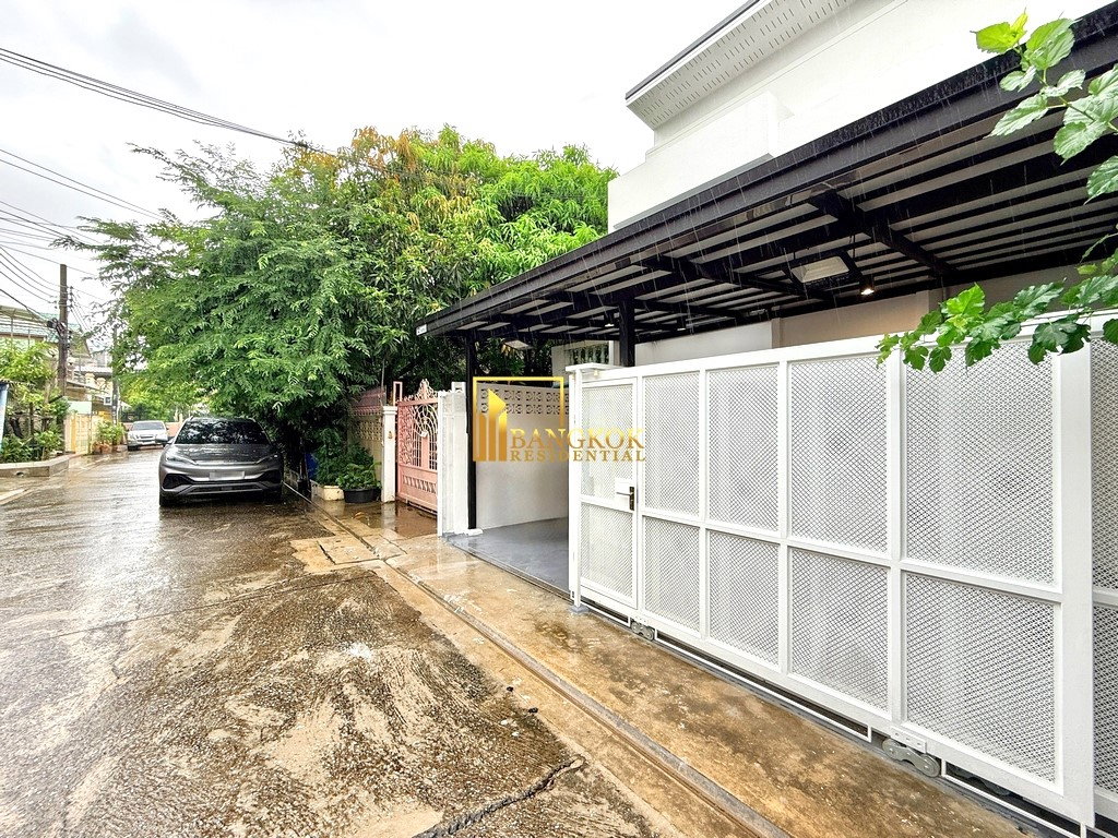 รูป Renovated 3 Bedroom Townhouse For Rent in Sathorn Area - BR49106TH - รูปที่ 26/26