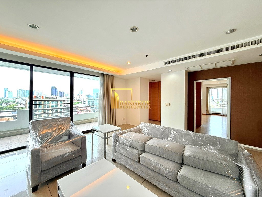 picture Fully Renovated 4 Bedroom Luxury Apartment in Ekkamai Area - BR20196AP - 1/56
