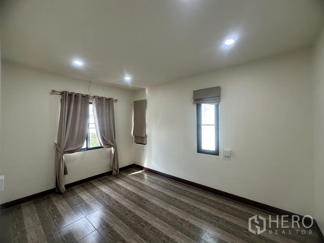 รูป ขาย ทาวน์เฮาส์ 4 ห้องนอน Baan Fah Piyarom Terrace Phase 12 ลาดสวาย ลำลูกกา ปทุมธานี - รูปที่ 16/17