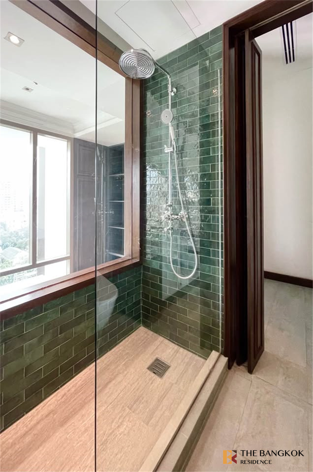 picture Ashton Morph 38 near BTS Thong Lo Luxury Unit, Ready for You Without the Wait - 9/10