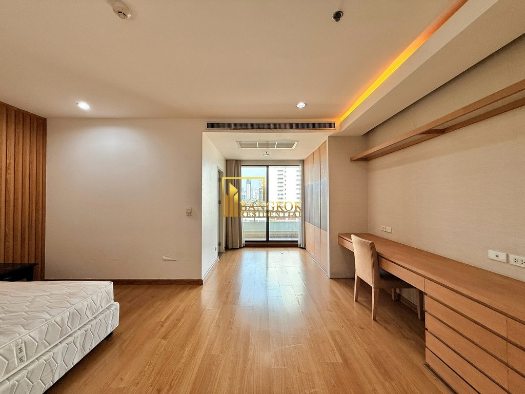 picture Fully Renovated 4 Bedroom Luxury Apartment in Ekkamai Area - BR20196AP - 30/56