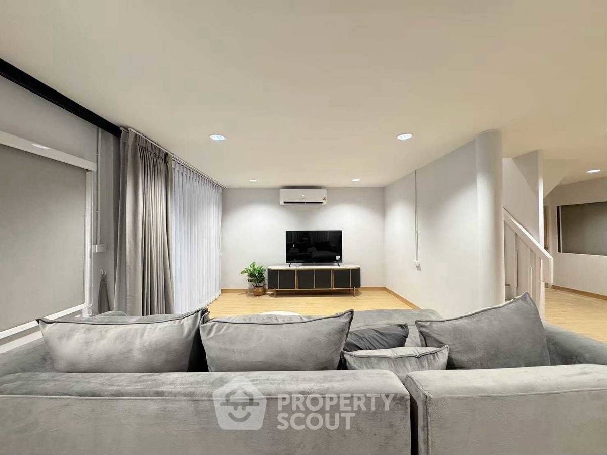 picture 5-BR Villa near MRT Sutthisan (ID 3369902) - 3/20