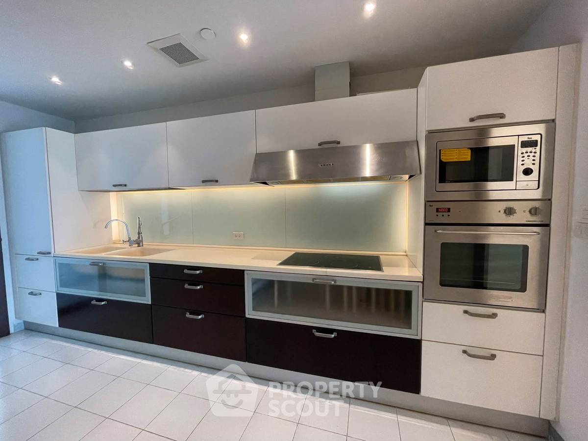 รูป คอนโด 3-ห้องนอน ที่ สาธร การ์เด้นส์ ใกล้ MRT สีลม (ID 3368738) - รูปที่ 8/20