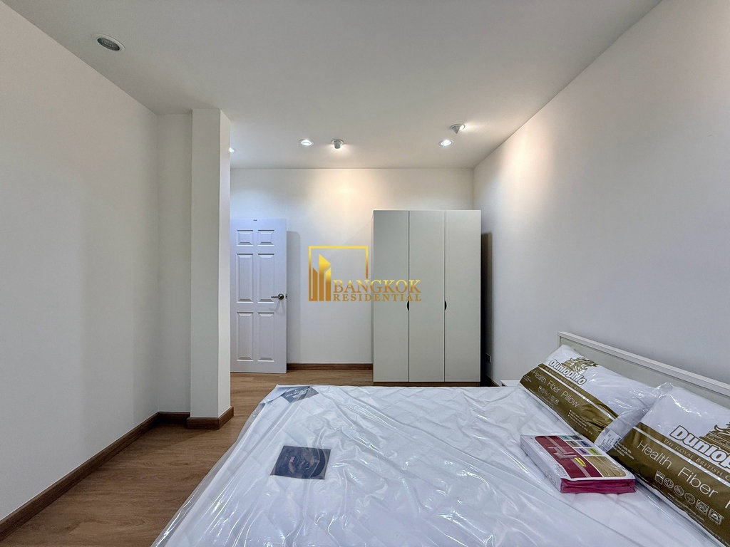 รูป Renovated 3 Bedroom Townhouse For Rent in Sathorn Area - BR49106TH - รูปที่ 16/26