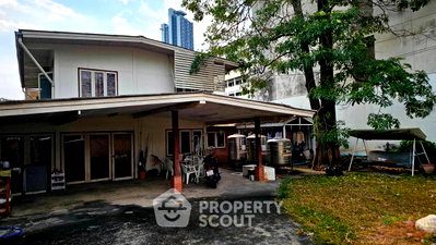 Houses for rent Bangkok : 4-BR House near BTS Chong Nonsi (ID 3371606)