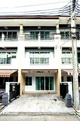 เช่าทาวน์โฮม ถนนนาคนิวาส : ให้เช่าบ้านกลางเมือง ลาดพร้าว 71  นาคนิวาส 34 แบบ3ห้องนอน 3ห้องน้ำ