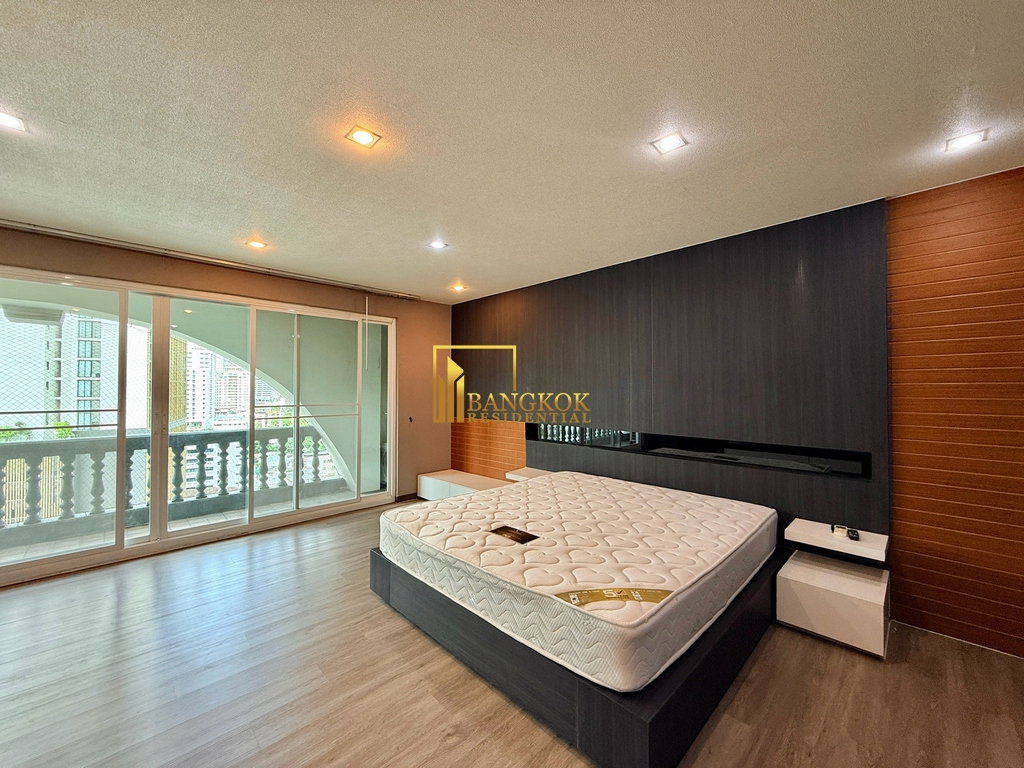 picture Royal Castle | Renovated 4 Bed Condo in Phrom Phong Area - BR18837CD - 15/50