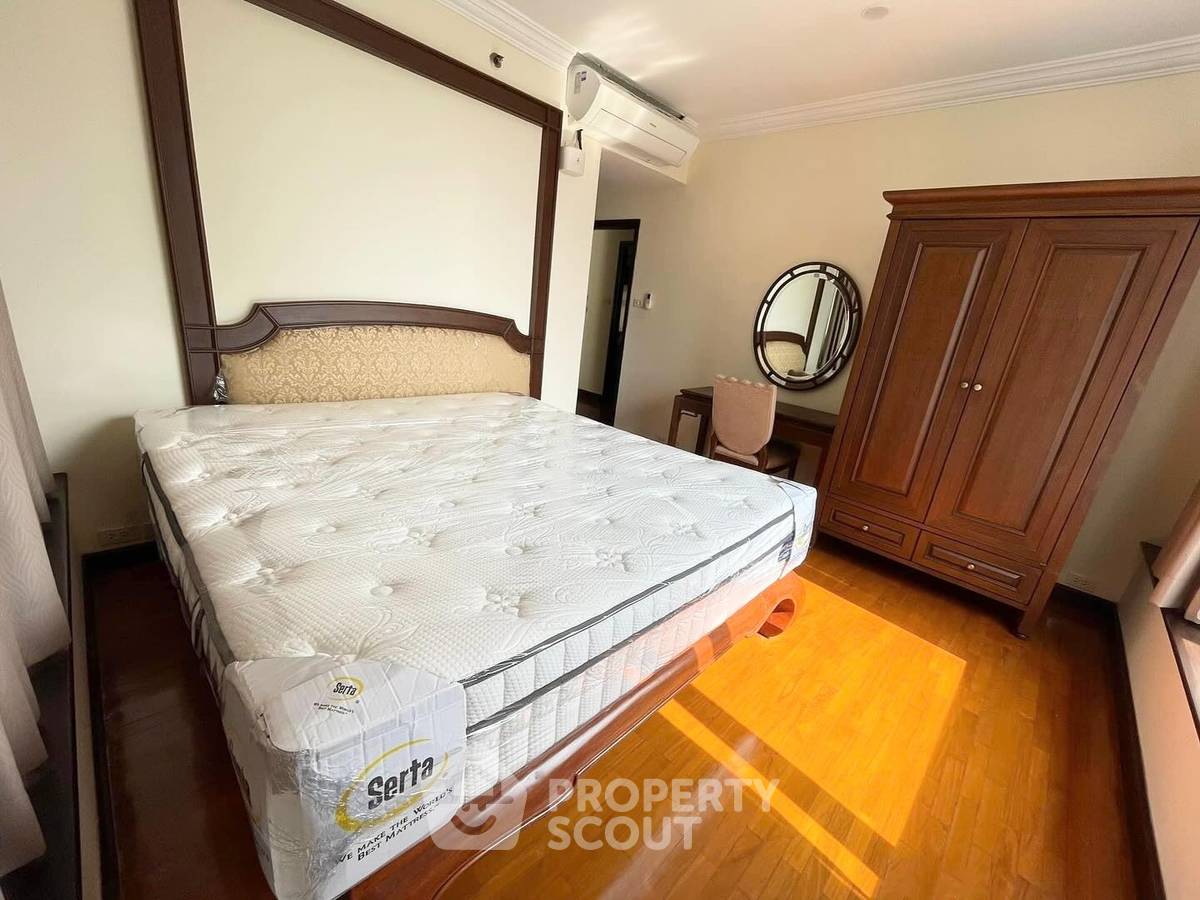 picture 2-BR Condo at Baan Piya Sathorn near MRT Si Lom (ID 1730537) - 9/9