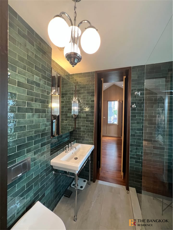 picture Ashton Morph 38 near BTS Thong Lo Luxury Unit, Ready for You Without the Wait - 6/10
