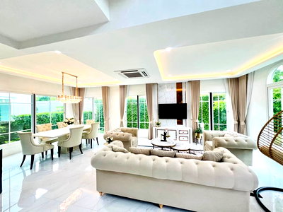 Houses for rent Bang Pu Industrial Estate : Detached house for rent at GRANDIO Bangna Km. 5.