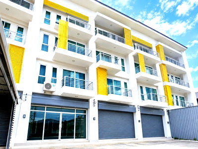 Shophouses for rent Tesco Lotus Srinakarindra : 			JAS URBAN Srinakarin. MRT SriBearing 600m. 4story commercial building in Sridan SamrongNuea 3bed 4ba          