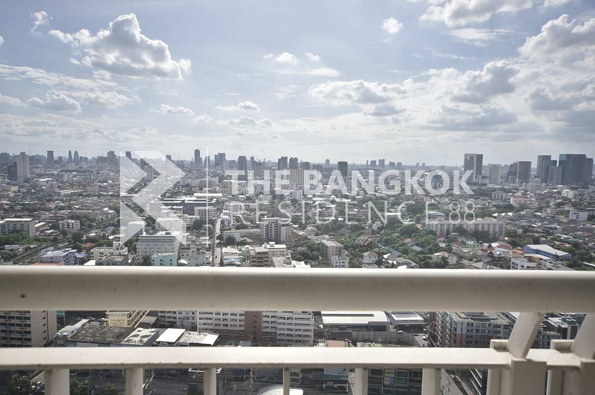 picture Condo Near MRT to Save More Time RHYTHM Ratchada near MRT Ratchadaphisek Station - 4/10