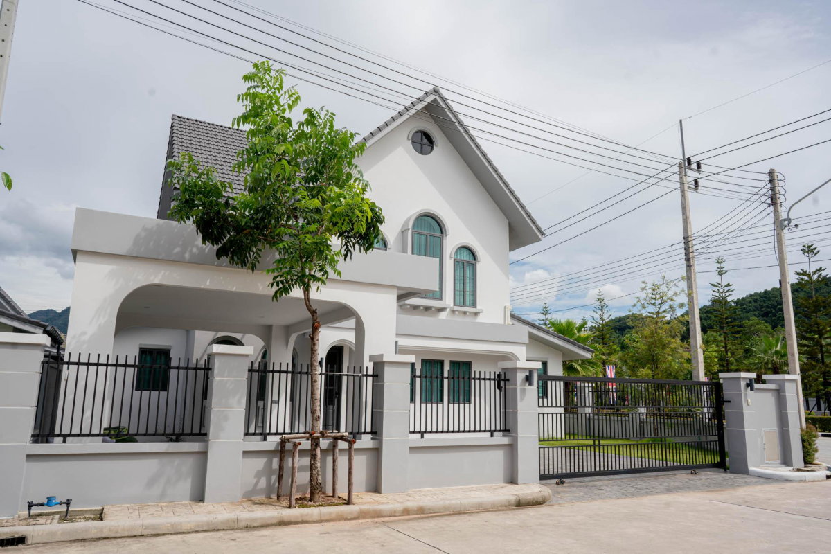 รูป NewProject-1 - บ้านเดี่ยวสไตล์ English Colonial ท่ามกลางธรรมชาติ เริ่มเพียง 6.2 ล้านบาท! - รูปที่ 4/12