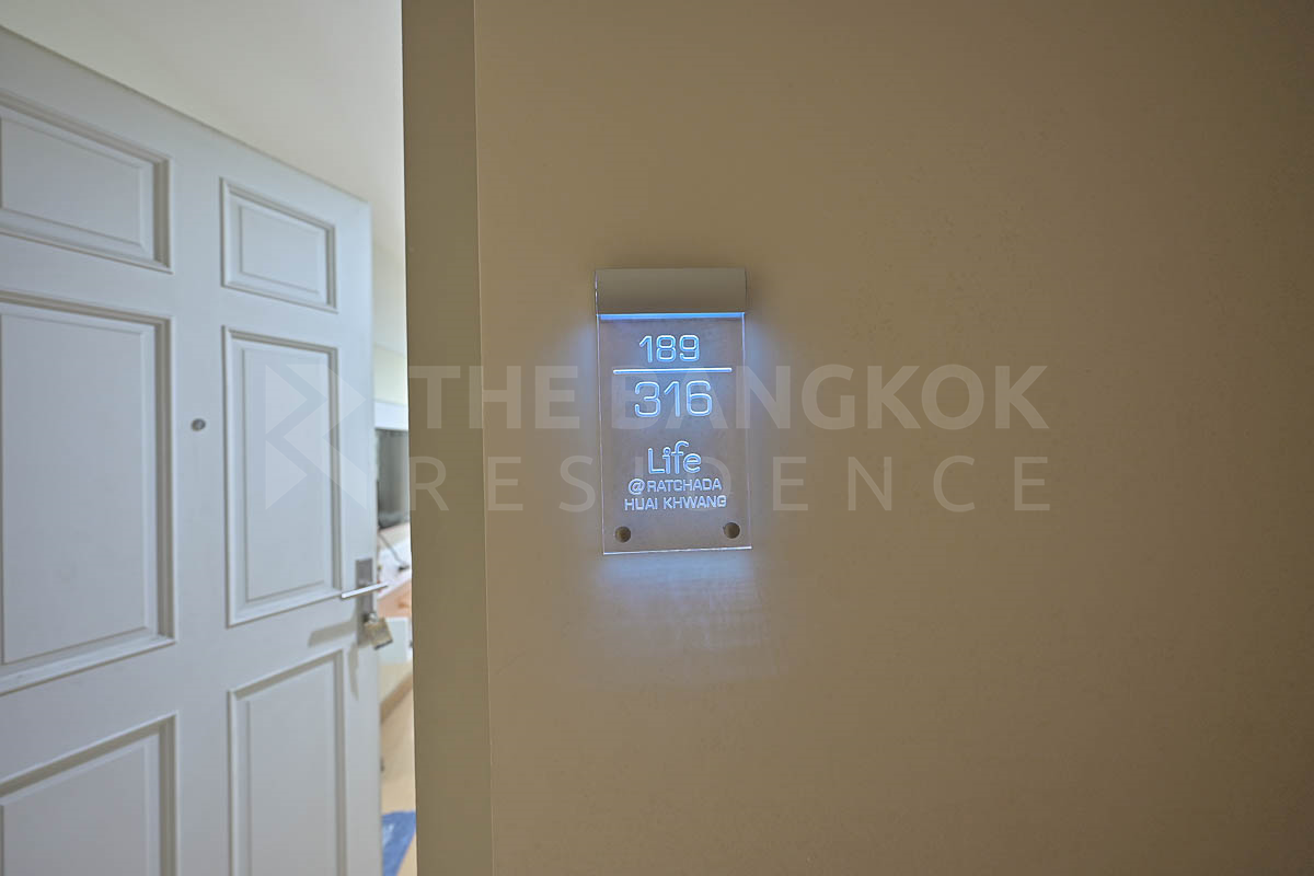 picture Room available, great price Life@Ratchada - Huaikhwang near MRT Huai Khwang Station - 10/10