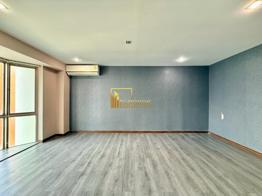 picture Royal Castle | Renovated 4 Bed Condo in Phrom Phong Area - BR18837CD - 6/50