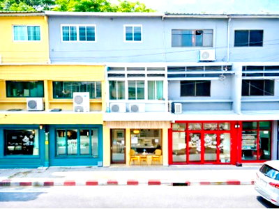 เช่าอาคารพาณิชย์ กรุงเทพมหานคร : ดองกิ มอลล์ ทองหล่อ 550 ม.ให้เช่าอาคารพาณิชย์ 2 คูหา 2 ชั้นทำเลติด ทองหล่อ ถนนเอกมัย 2 นอน