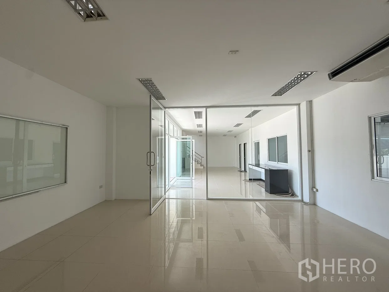 picture For rent or sale Warehouse 1000 sqm in Bang Phriang, Bang Bo, Samut Prakan - 12/25