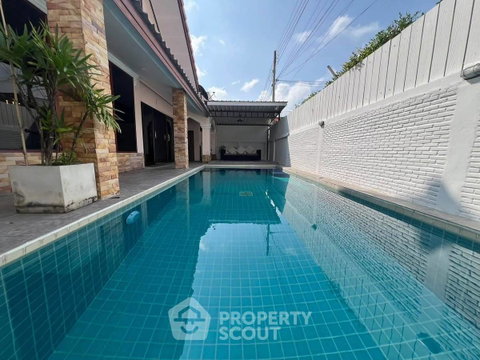 วิลล่า 3-ห้องนอน ใกล้ บ้านศิลปินหัวหิน (ID 3369914)