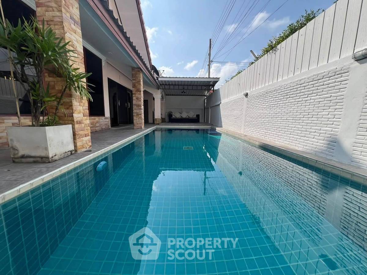 รูป วิลล่า 3-ห้องนอน ใกล้ บ้านศิลปินหัวหิน (ID 3369914) - รูปที่ 1/13