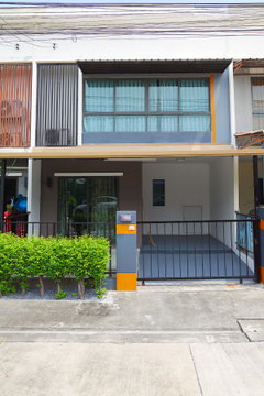 ขายทาวน์โฮมทำเลดี หลังเซ็นทรัล ศาลายา ถนนหน้าบ้านกว้าง 14 เมตร เจ้าของขายเองในราคาเท่าทุน!