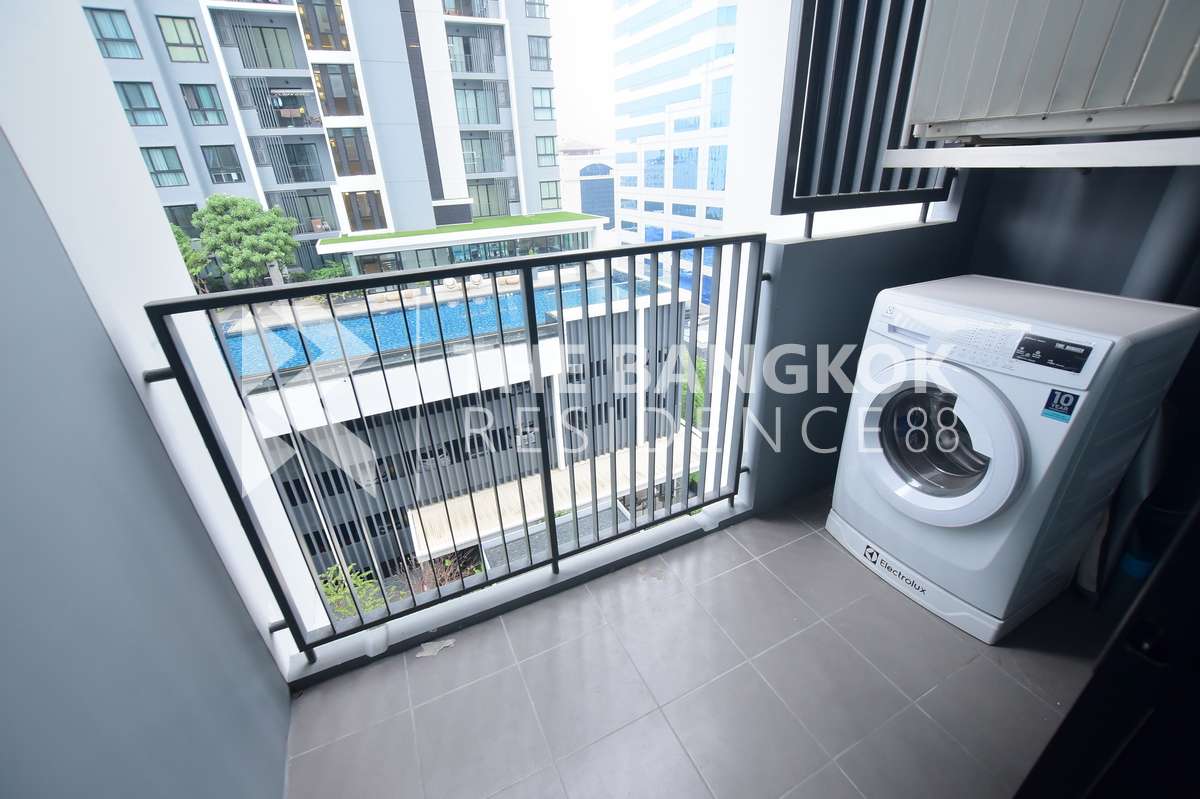 picture Move-in Ready, Just Bring Your Bags Quinn Condo Ratchada near MRT Sutthisan Station - 1/10
