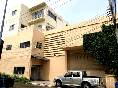 Factory for rent : For Rent or Sale Warehouse with Office 900 sqm in Bang Lamung, Chon Buri