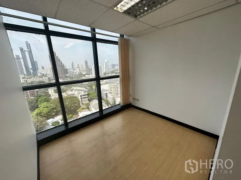 picture For rent Office Space 135 sqm in Khlong Tan Nuea, Watthana, Bangkok BTS Ekkamai - 6/7