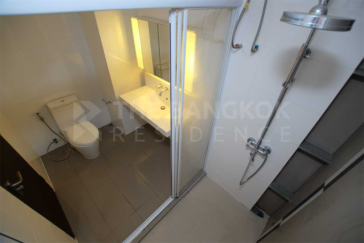 picture Location Near Employment, Surrounded by Lifestyles RHYTHM Ratchada near MRT Ratchadaphisek Station - 6/10