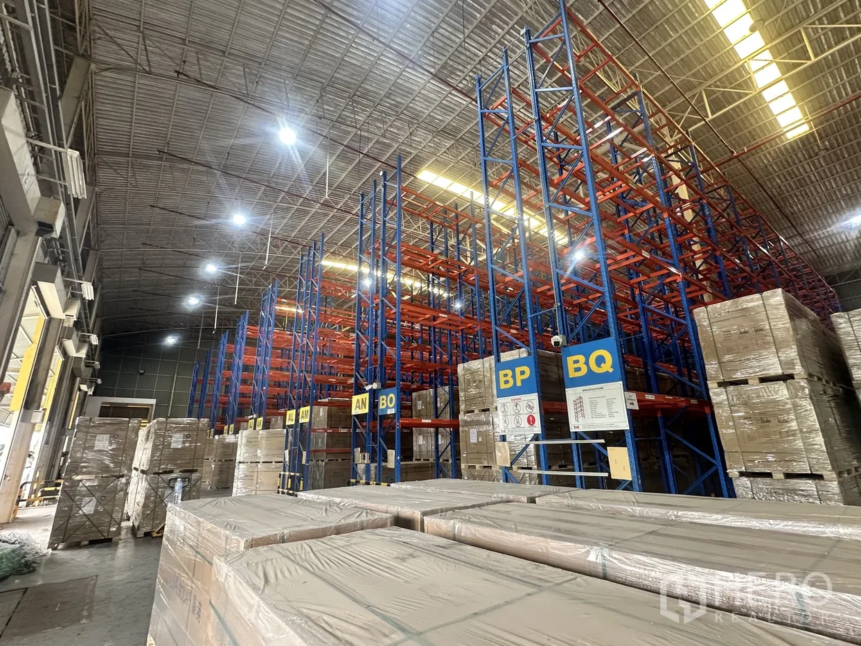 picture For rent Warehouse 2000 sq.m. in Khlong Song Ton Nun, Lat Krabang, Bangkok - 6/11