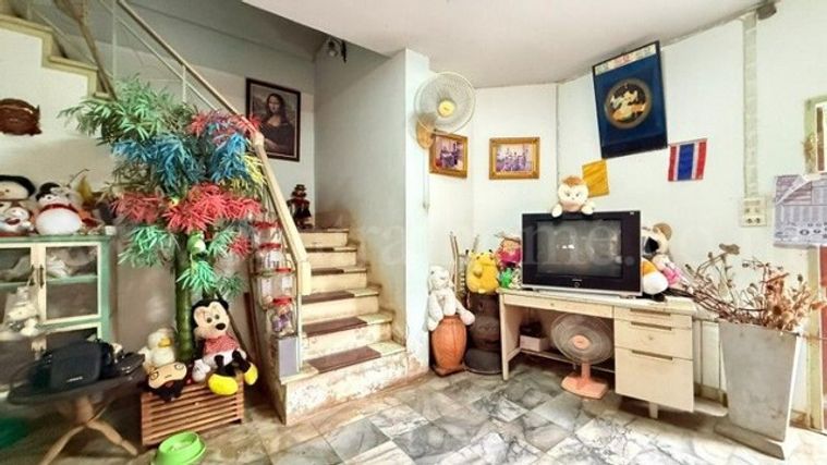 4-bed townhouse for sale, 220 sqm, 25 sq wah, Baan Romsai (Bangkhuntien)