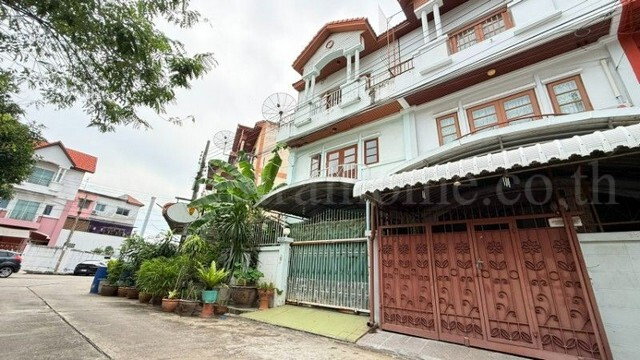 รูป ทาวน์เฮ้าส์ 3 ชั้น บ้านร่มไทร ซอยกำนันแม้น 7 บางบอน - รูปที่ 2/16