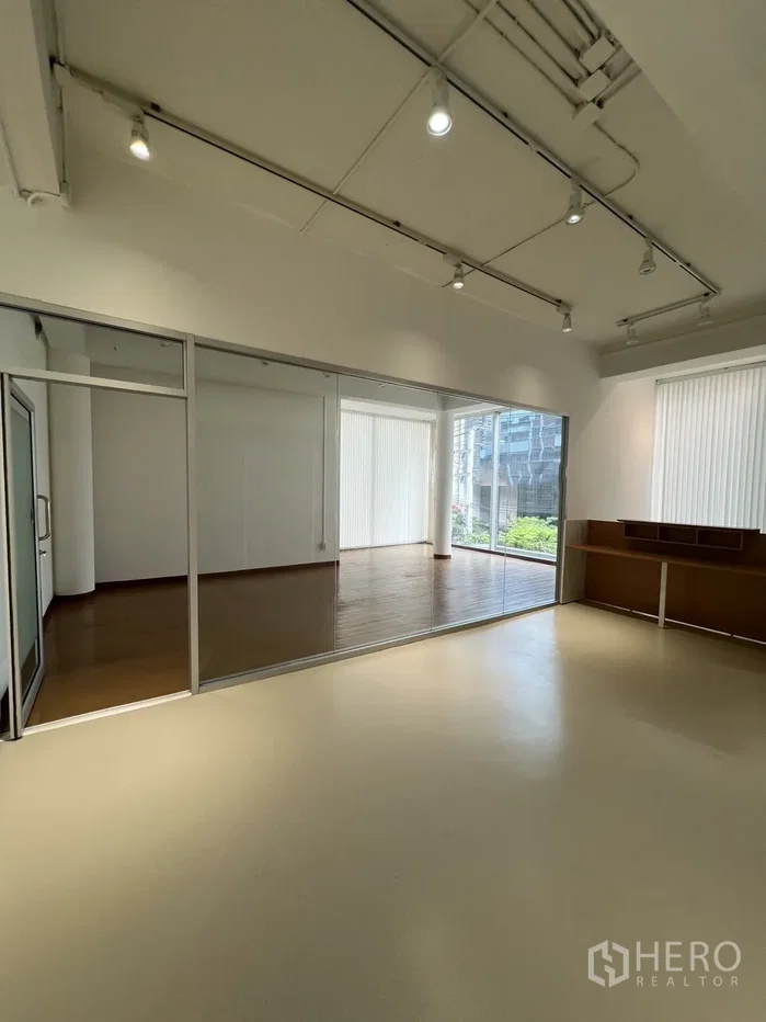 picture For rent Office Space 237 sqm in Si Phraya, Bang Rak, Bangkok BTS Sala Daeng - 2/13