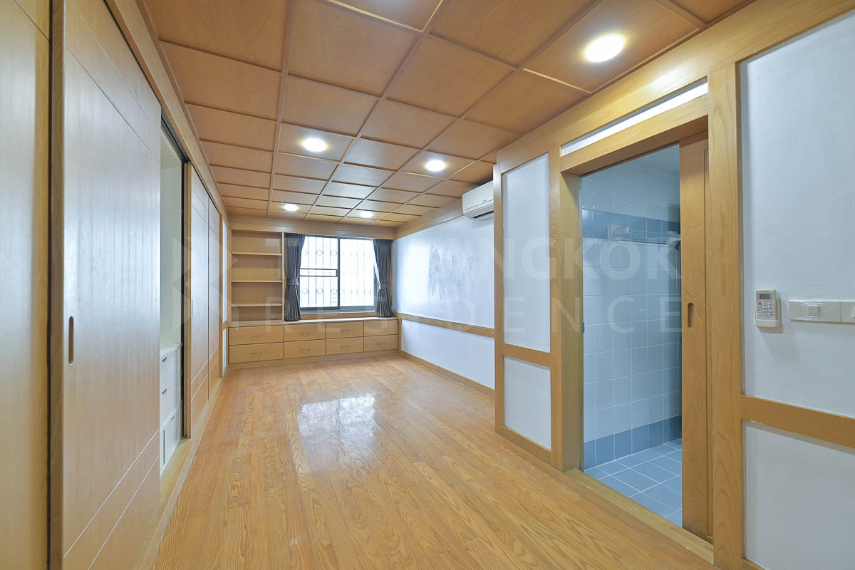 picture Royal Castle Sukhumvit near BTS Phrom Phong Hurry to book!! Popular rare units - 1/10