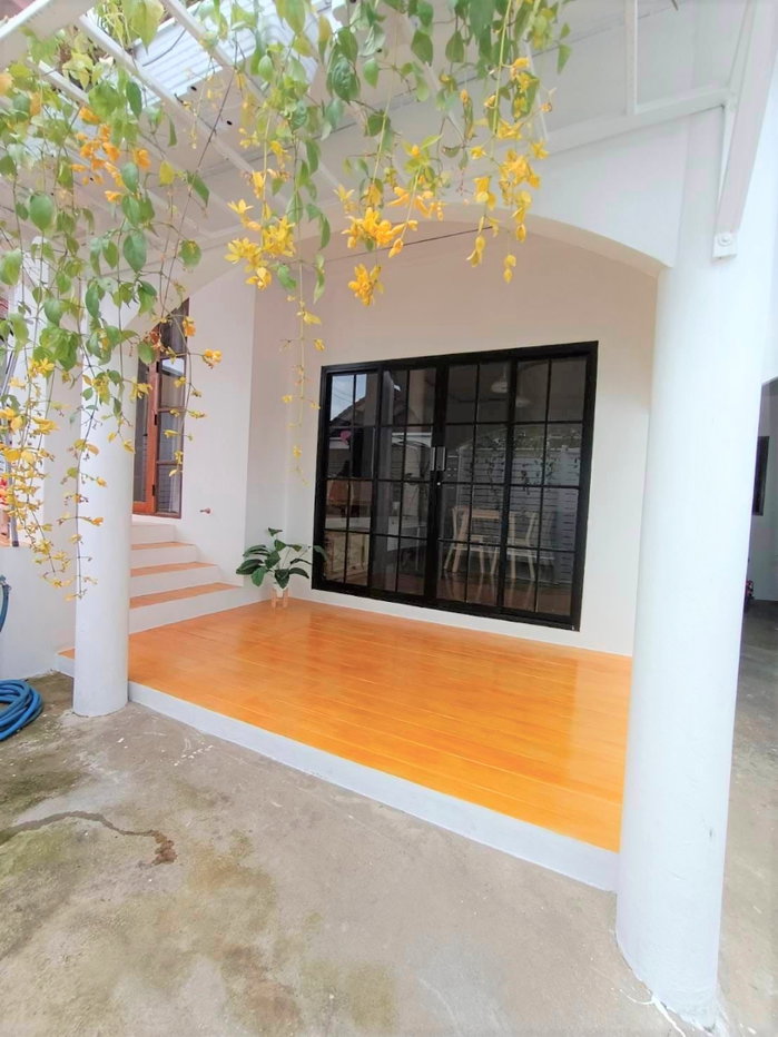 รูป บ้านเดี่ยวชั้นเดียวในหมู่บ้าน ทำเลท่าวังตาล สารภี เชียงใหม่ พร้อมเฟอร์นิเจอร์ ราคาเพียง 19,000 บาท/เดือน #A6-H0389 - รูปที่ 2/21