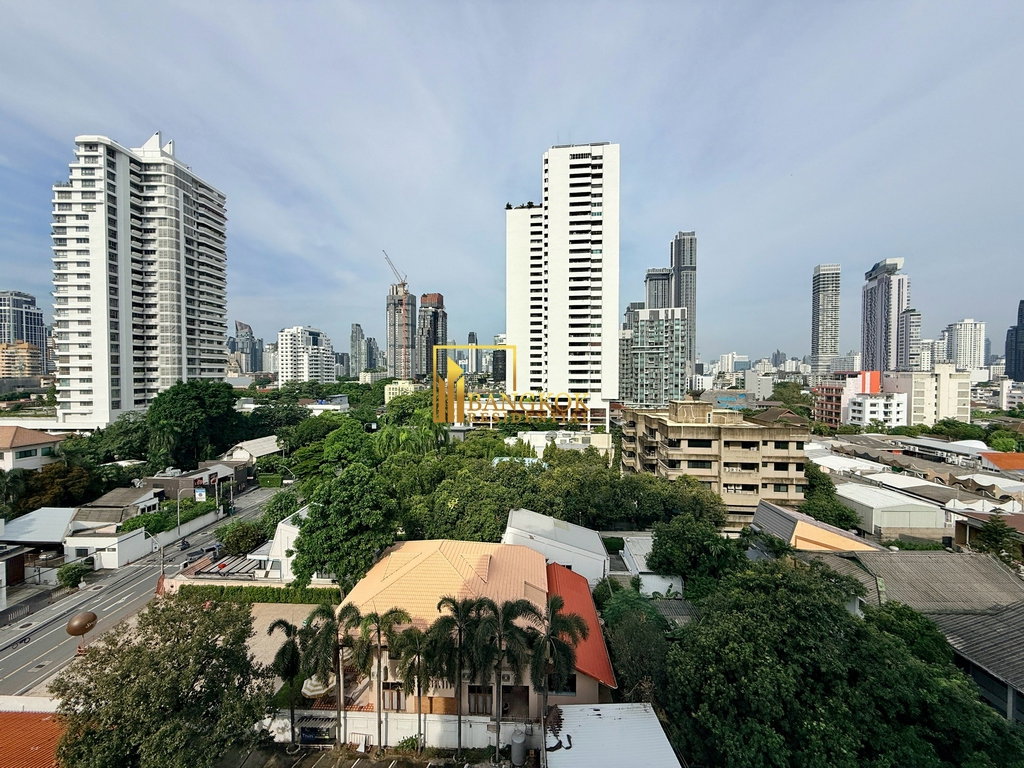 picture Fully Renovated 4 Bedroom Luxury Apartment in Ekkamai Area - BR20196AP - 35/56