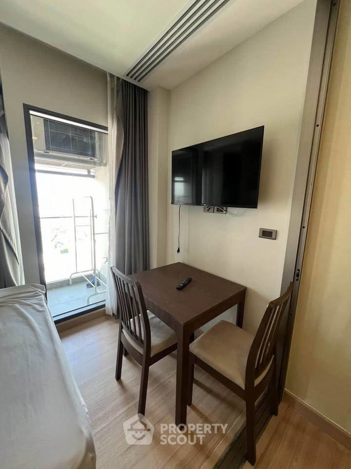 picture 24th-Floor 1-BR Infinity One Condominium For Sale (ID 3367884) - 2/7