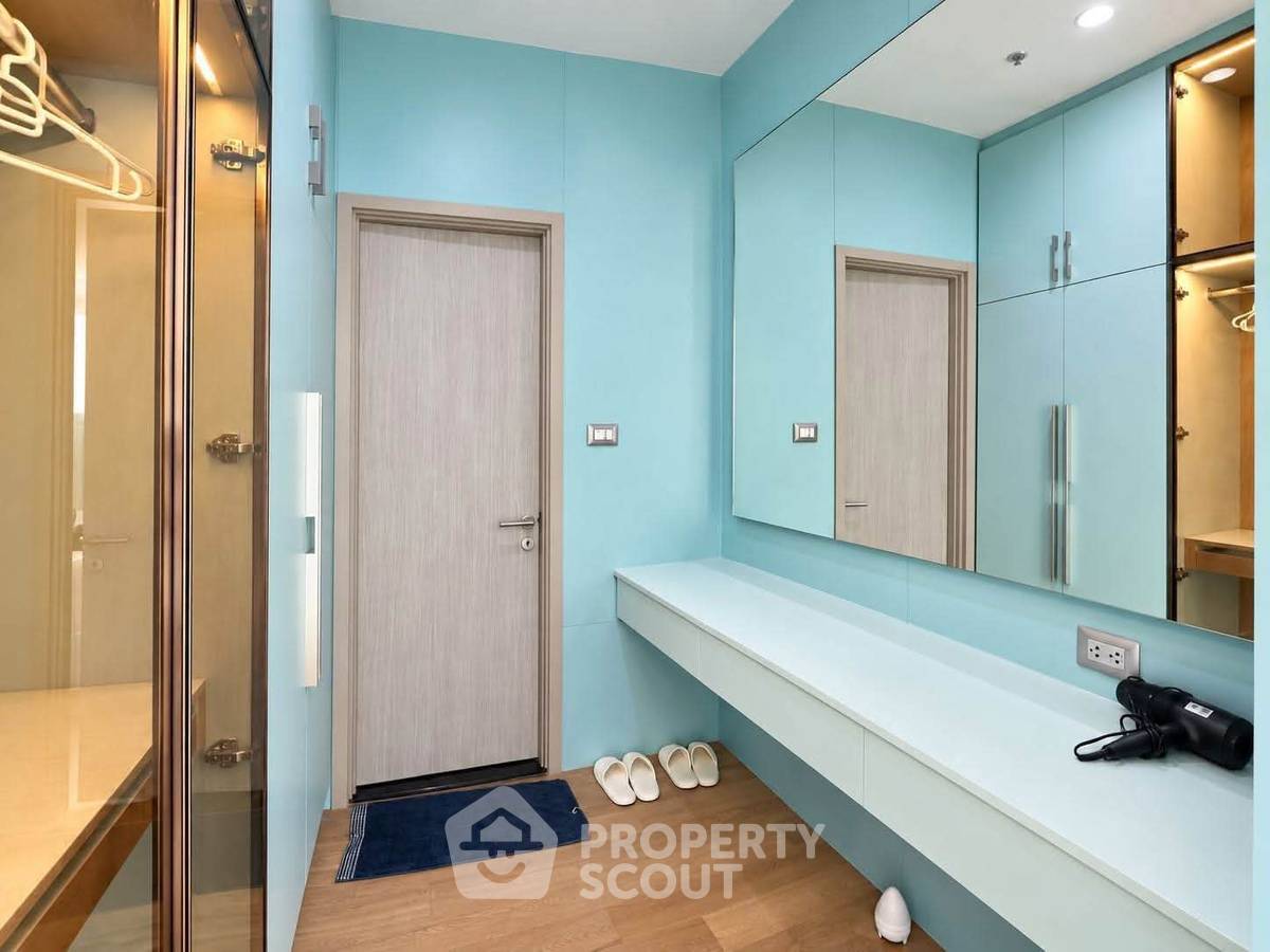 picture 4-BR Condo at Supalai Oriental Sukhumvit 39 near MRT Phetchaburi (ID 3368244) - 10/17