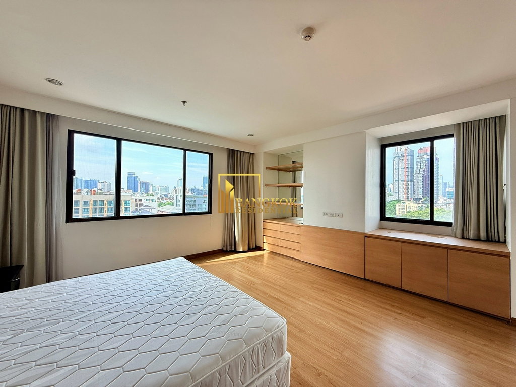 picture Fully Renovated 4 Bedroom Luxury Apartment in Ekkamai Area - BR20196AP - 13/56