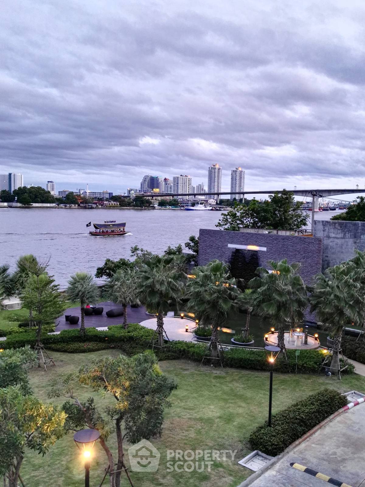 2-bed condo for rent, 127 sqm, Supalai River Resort