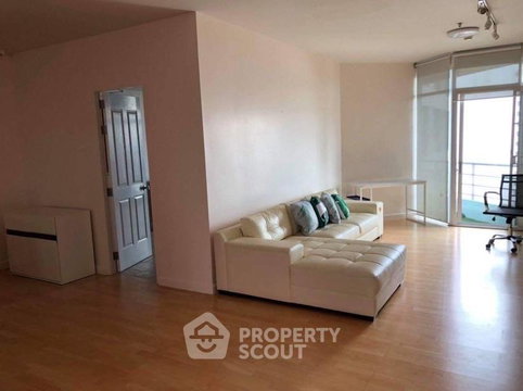 High-Floor 2-BR At Baan Sathorn Chaopraya Near BTS Krung Thon Buri (ID 635716)