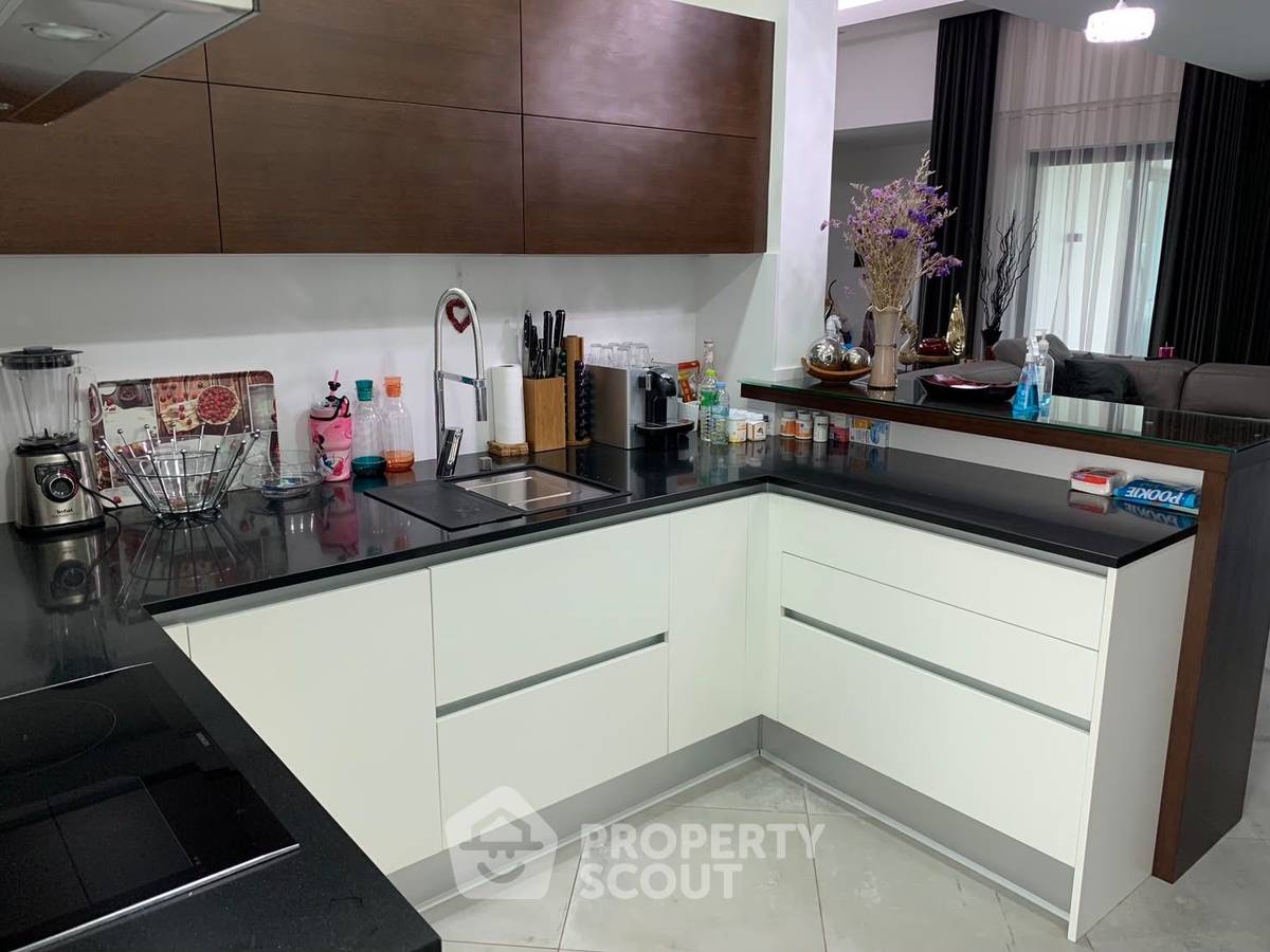รูป วิลล่า 4-ห้องนอน ใกล้ เมืองพัทยา (ID 3373916) - รูปที่ 14/19