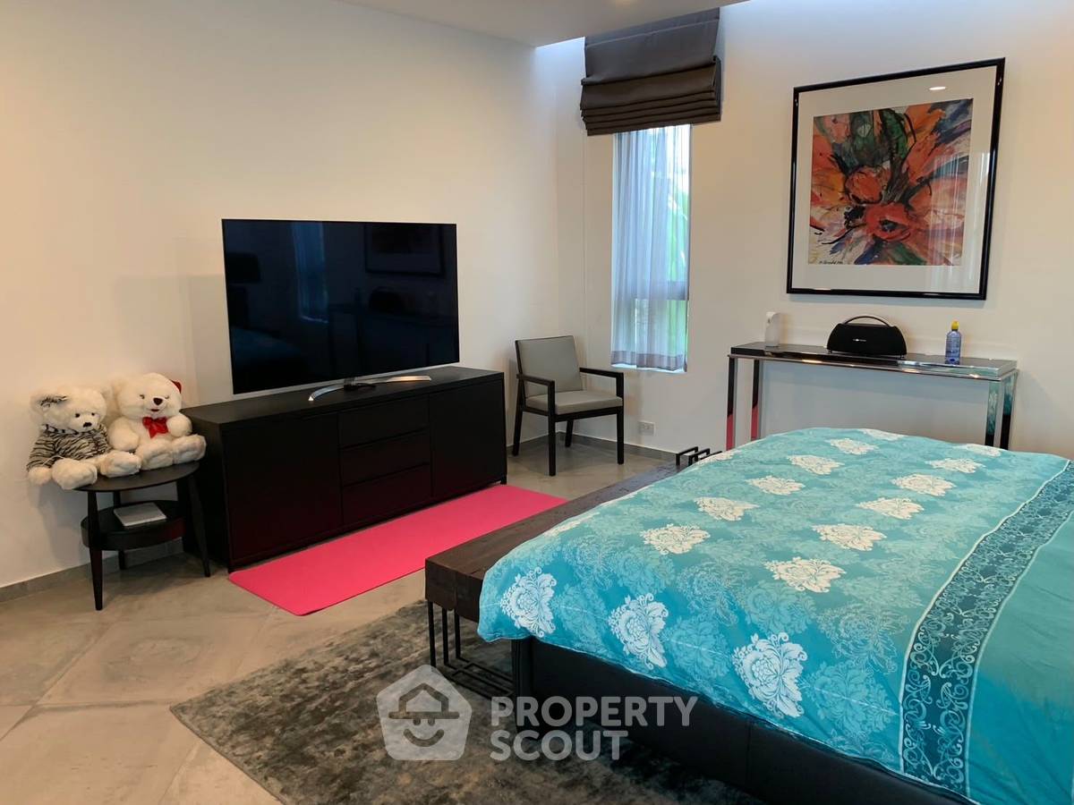 รูป วิลล่า 4-ห้องนอน ใกล้ เมืองพัทยา (ID 3373916) - รูปที่ 2/19
