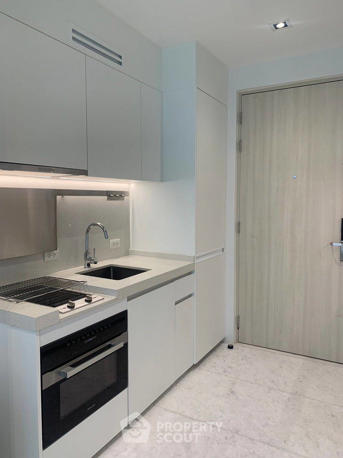 picture Studio Condo at SCOPE Promsri near BTS Phrom Phong (ID 3373964) - 2/8