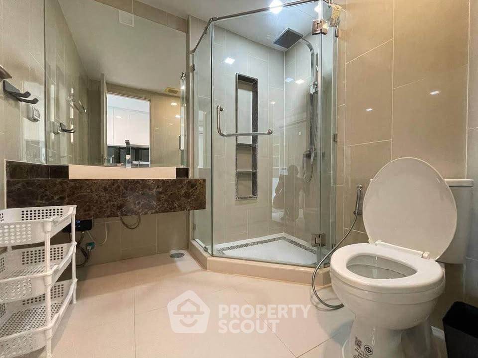picture Studio Condo at The Peak Towers close to Phratamnak (ID 2811071) - 10/14
