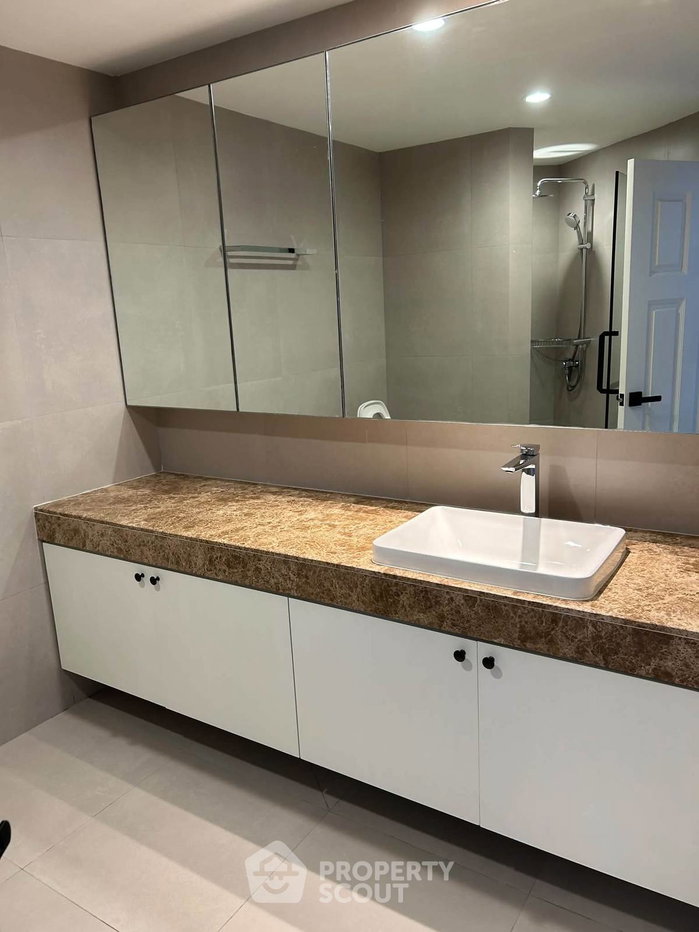 picture 3-BR Condo at Ruamsuk Condominium near BTS Thong Lor (ID 3372844) - 6/14