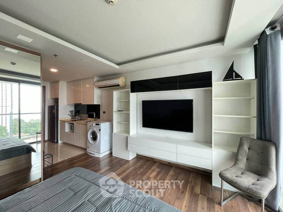 picture Studio Condo at The Peak Towers close to Phratamnak (ID 2811071) - 6/14