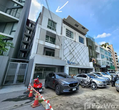 ขาย ทาวน์เฮ้าส์ 3 ห้องนอน ใน คลองตันเหนือ, กรุงเทพมหานคร 6842512