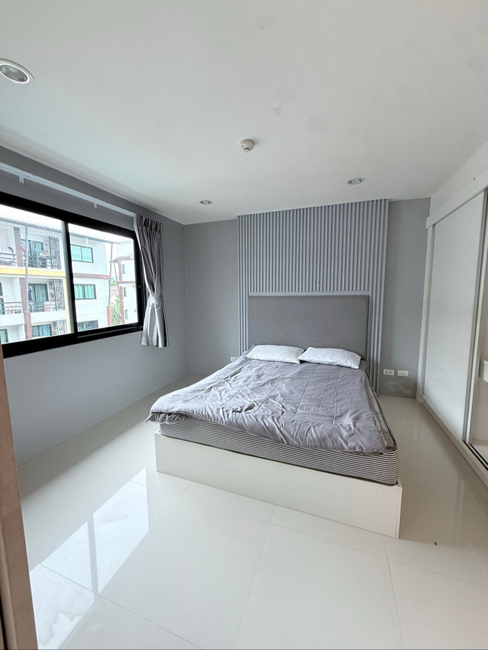 picture Condo for sale, Ratchaporn Place, poolside room - 4/11